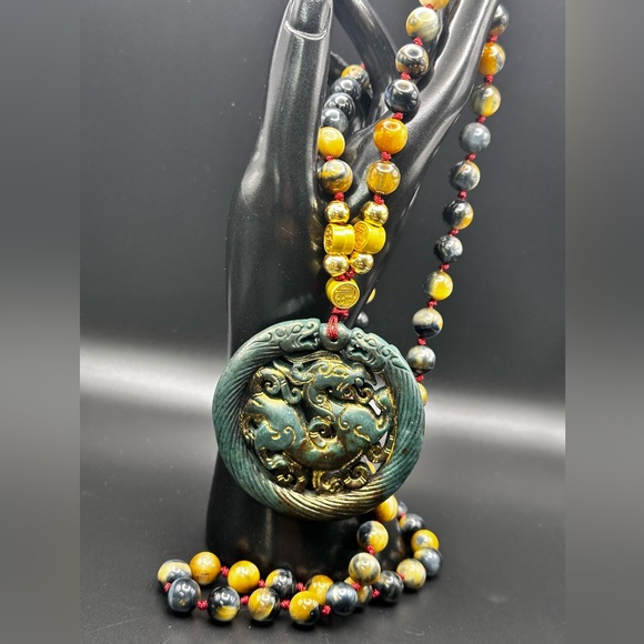 ANTIQUE JADE BAI HU (白虎) + GREY TIGER NATURAL STONE NECKLACE one size - Picture 3 of 13